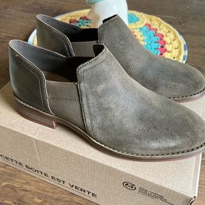 Clarks Camzin Step Shooties. All leather slip on